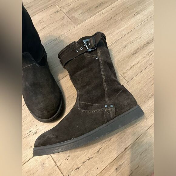 Marc Fisher brown suede mid calf pull on lined women’s brown boots. Size 8 - Picture 2 of 7